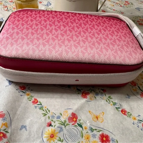 Michael Kors Pink Crossbody Bag with Monogram Design - Picture 5 of 8